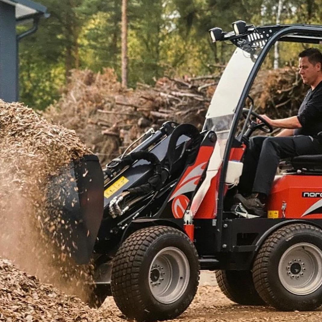 Minilaster i arbeid med skogbruk